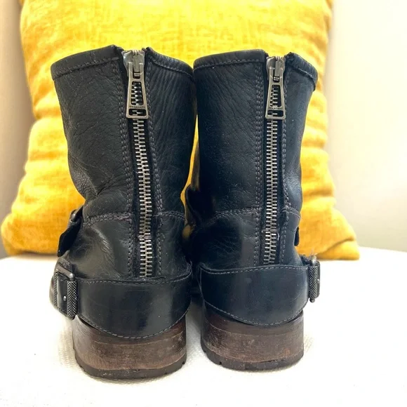 Black Belstaff Beddingham short leather boot. GREAT CONDITION!!Sz 37 EU=US 6 1/2 - Picture 4 of 13